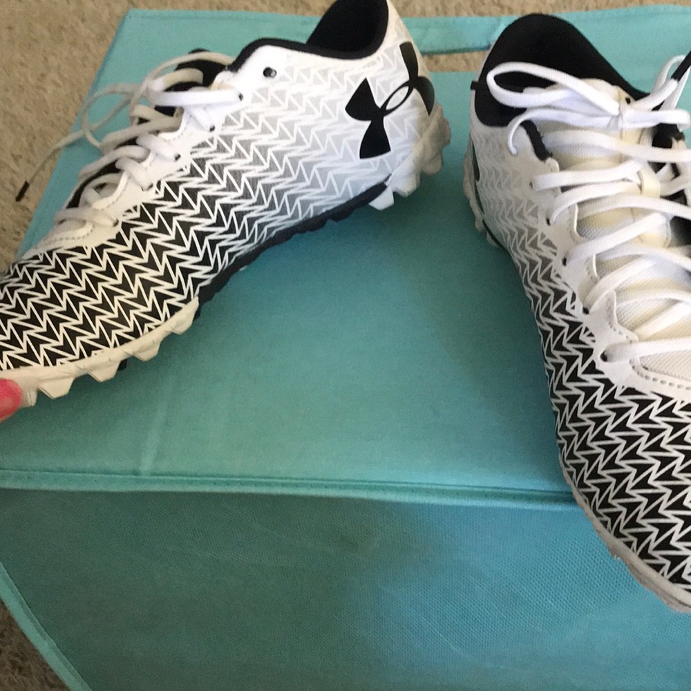 under armor indoor shoes size 7
